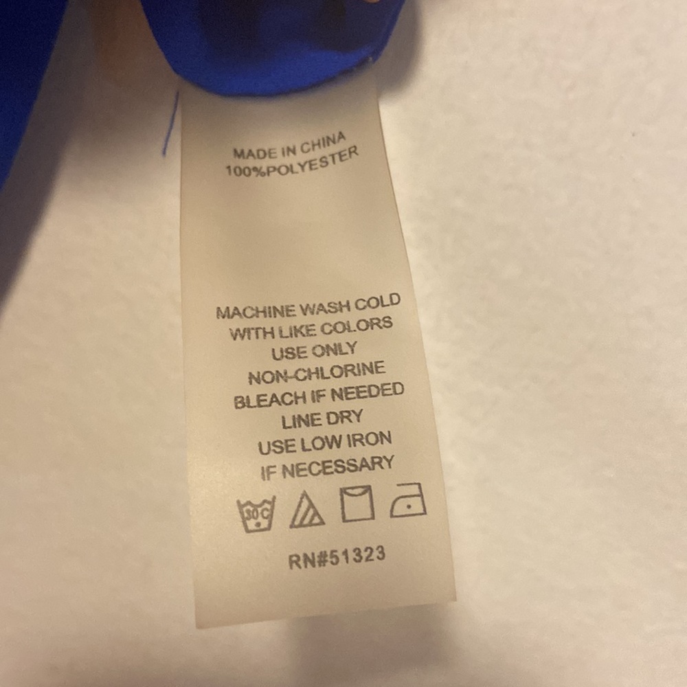 Vince Camuto blouse  Beautiful, flowing, royal   blue. Short sleeves - Picture 6 of 6